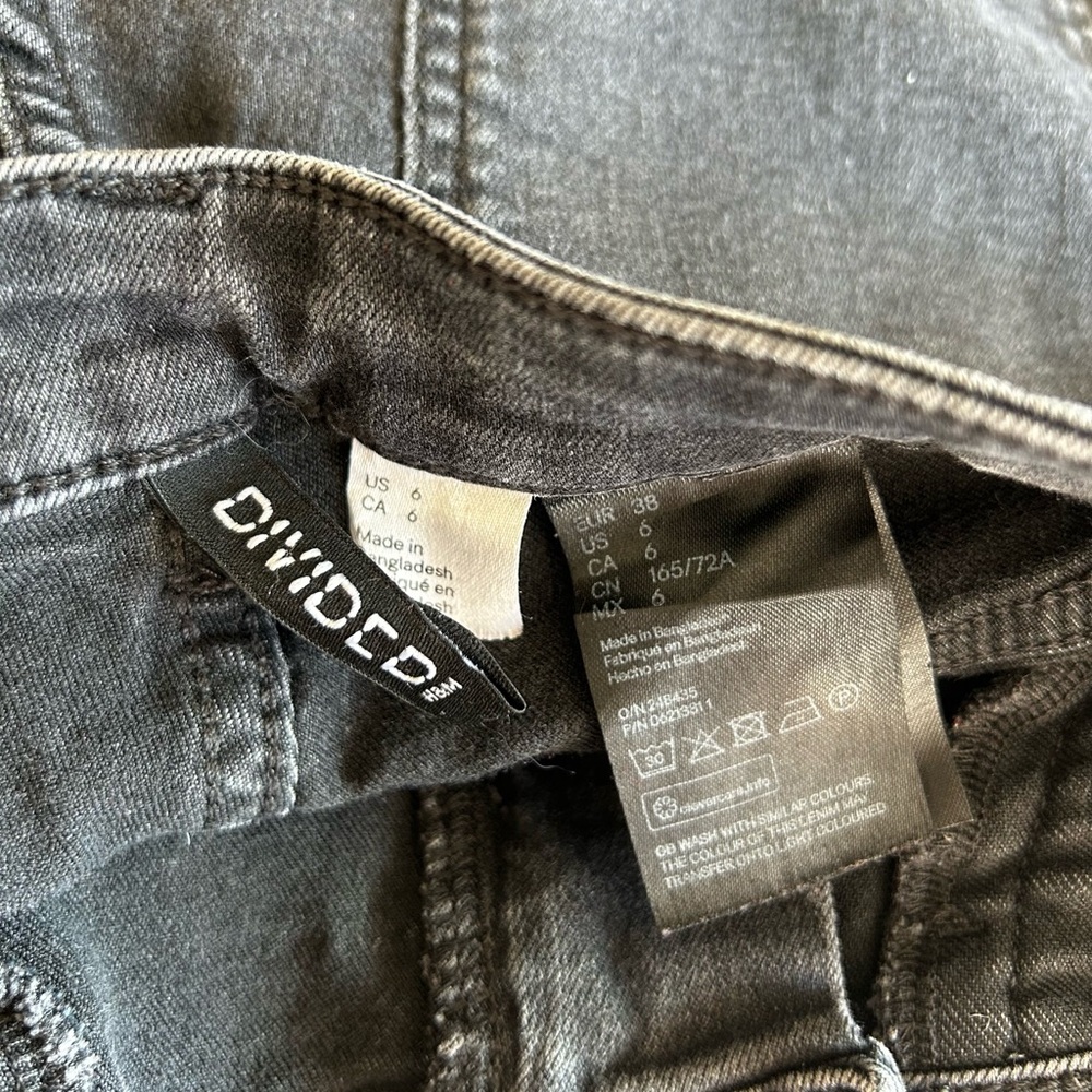 Divided Charcoal Ripped Skinny Jeans - Picture 2 of 3
